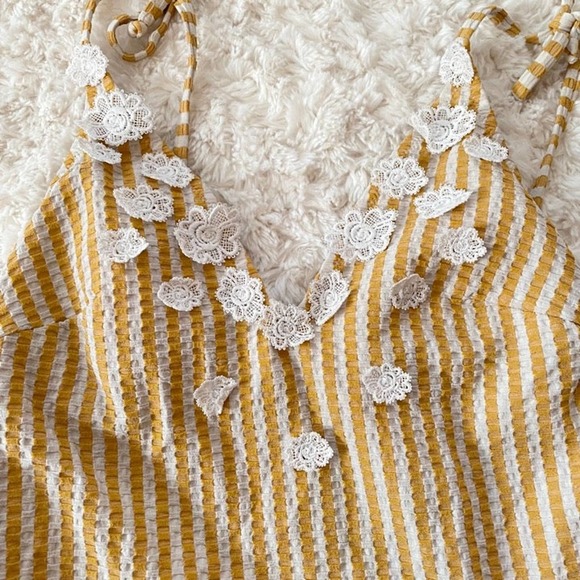 Jessica Simpson One-Piece Yellow Swimsuit, Size L - Picture 4 of 4